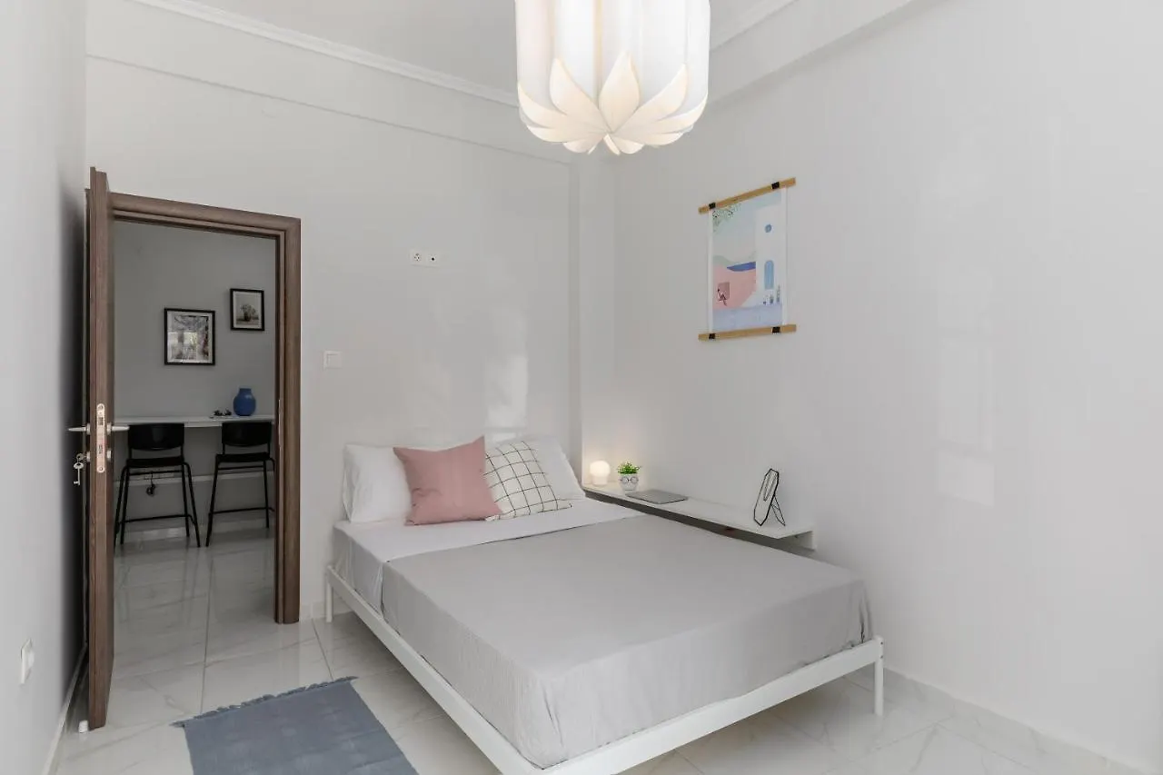Stylish Apartment In City Center Салоники