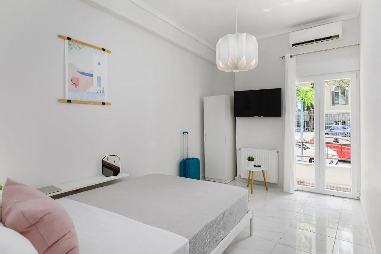 Stylish Apartment In City Center Салоники